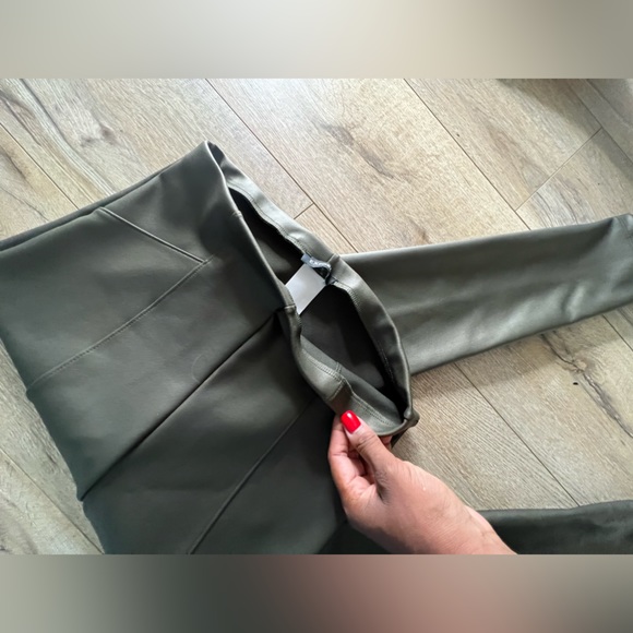 Faux Leather Leggings - Picture 4 of 9